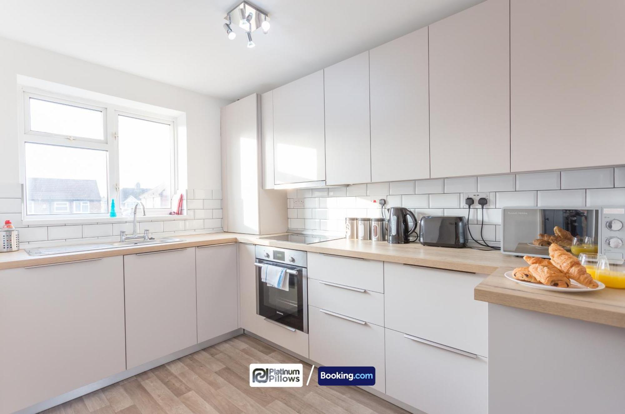 Spacious 2Br Apt In Oxford, Long Stay Savings, Near Hospitals & Universities Exterior photo